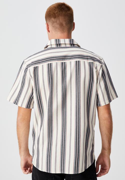 Cotton On - Textured short sleeve shirt - pink ecru stripe