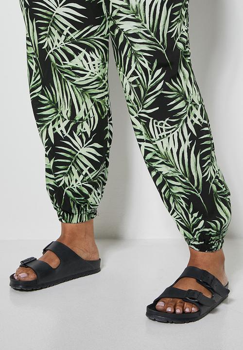 Superbalist - Easy pull on pant - black & green