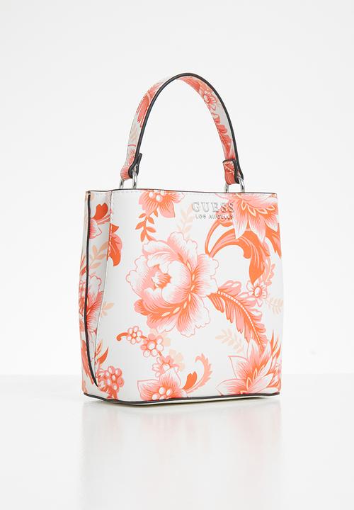 GUESS - Karlan mini bucket crossbody - pink & white 