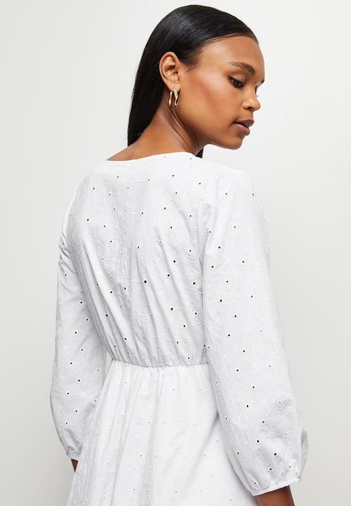 MILLA - Anglaise balloon sleeve mini dress - white