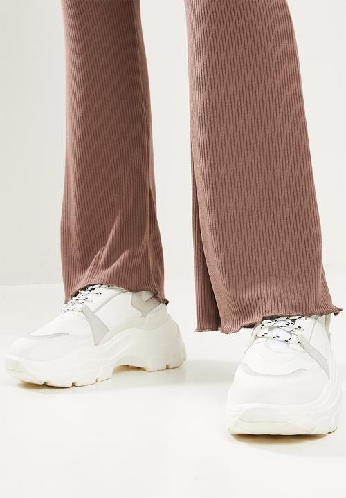 Blake - Flare leg trouser with flossing detail - cognac 