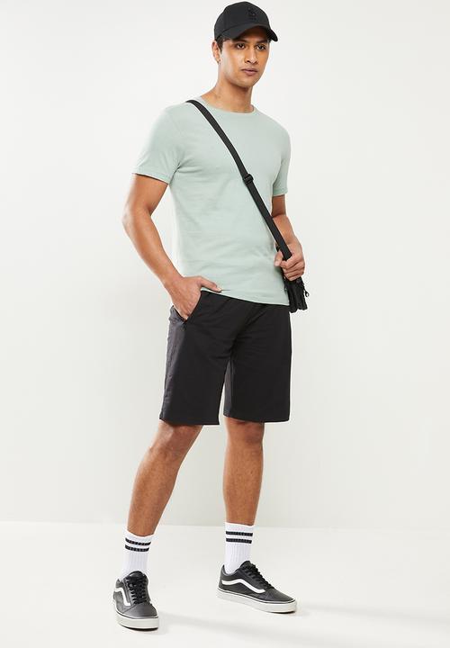 Brave Soul - Essential fleece shorts - black