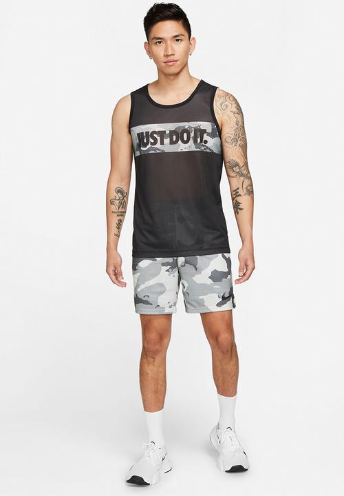 Nike - Nike df camo aop short 5.0 - grey & black