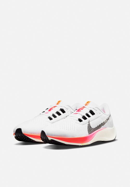 Nike - Air Zoom Pegasus 38 - white/black-football grey-pink blast