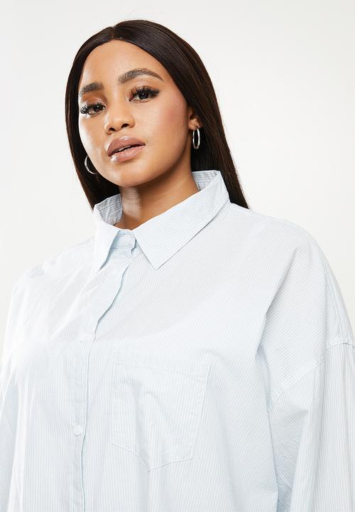 Cotton On - Curve dad shirt - sophie pinstripe sunfaded denim
