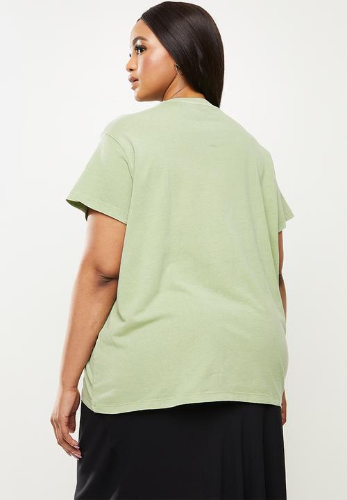 Cotton On - Curve graphic license tee - lcn pea snoopy roses/greenstone