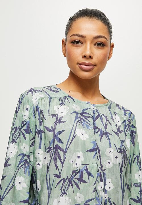 edit - Boxy notch neck shell - sage bamboo