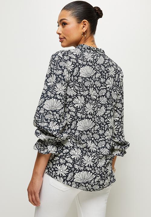 edit - Piecrust peasant blouse - navy garden floral