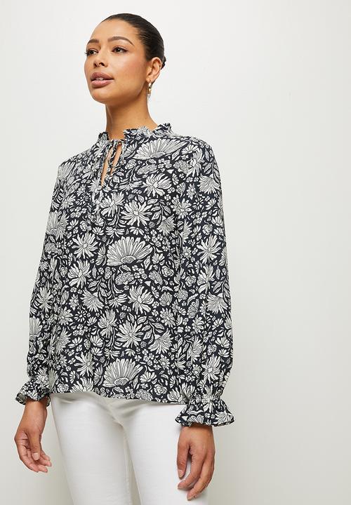 edit - Piecrust peasant blouse - navy garden floral