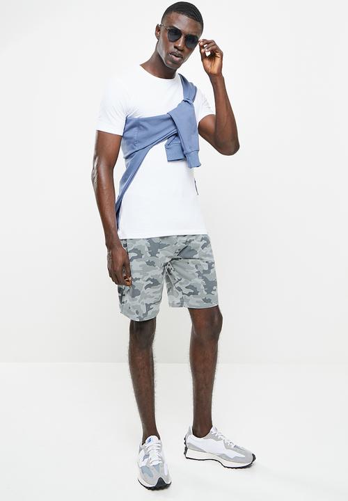 Brave Soul - Disguise camo print shorts - grey camo