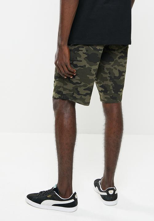 Brave Soul - Disguise camo print shorts - khaki camo