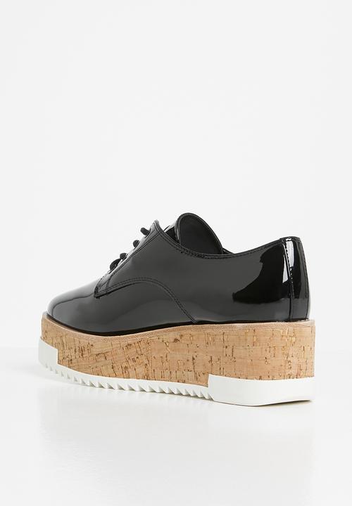 ALDO - Weralia0 flatform brogue - black