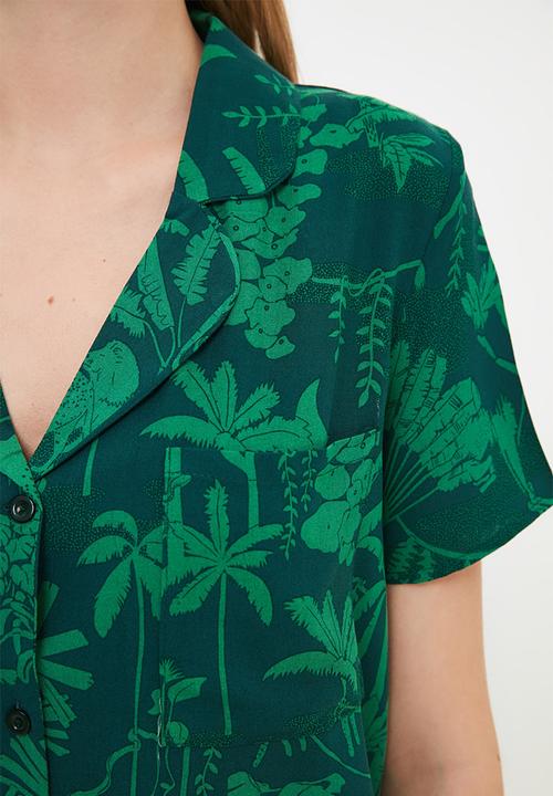 Trendyol - Tropical patterned woven pajamas set - green