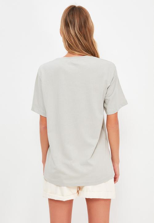 Trendyol - Printed knitted T-shirt dress - stone