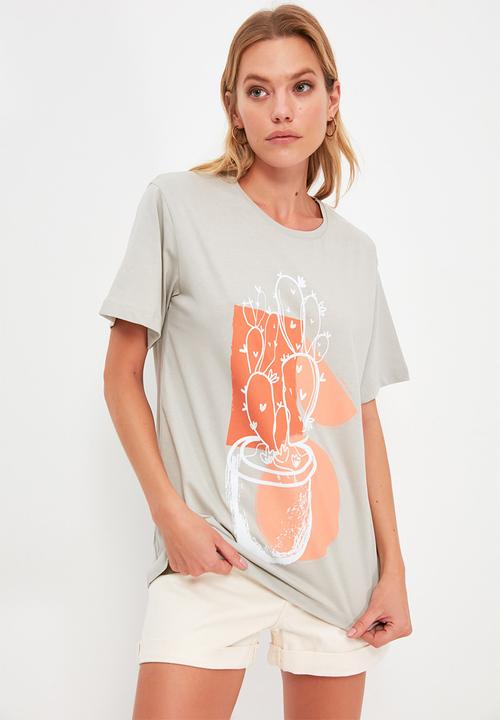 Trendyol - Printed knitted T-shirt dress - stone