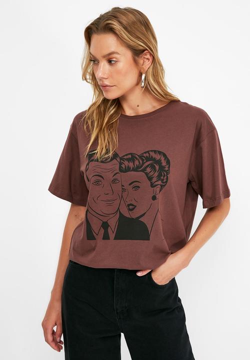 Trendyol - Printed boyfriend knitted T-shirt - brown