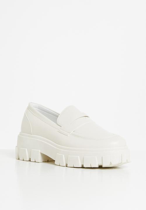 Jada - Lug sole loafer - winter white
