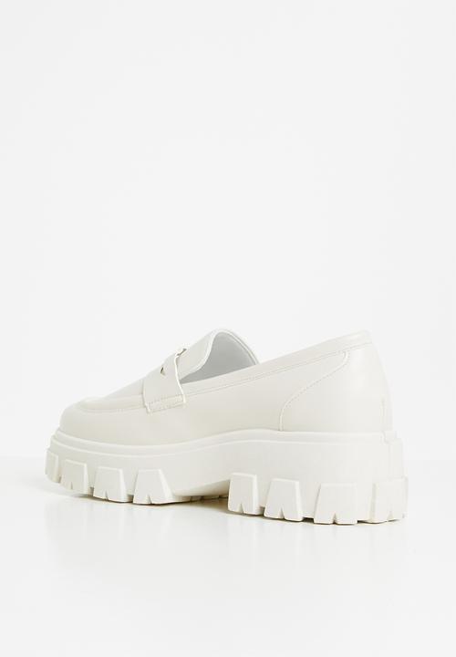 Jada - Lug sole loafer - winter white