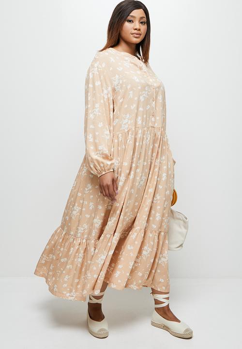 edit Plus - Cuff detail tiered maxi - neutral based floral