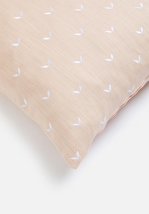 Sixth Floor - Leafy embroidered cushion cover - pink