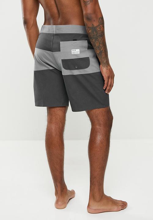 Hurley - Transit 18in walk short - dark grey