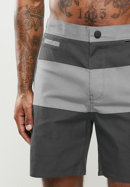 Hurley - Transit 18in walk short - dark grey