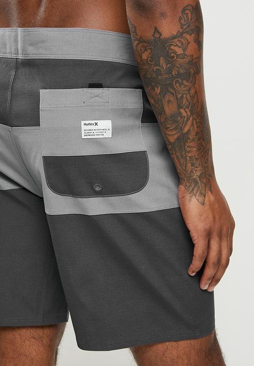 Hurley - Transit 18in walk short - dark grey