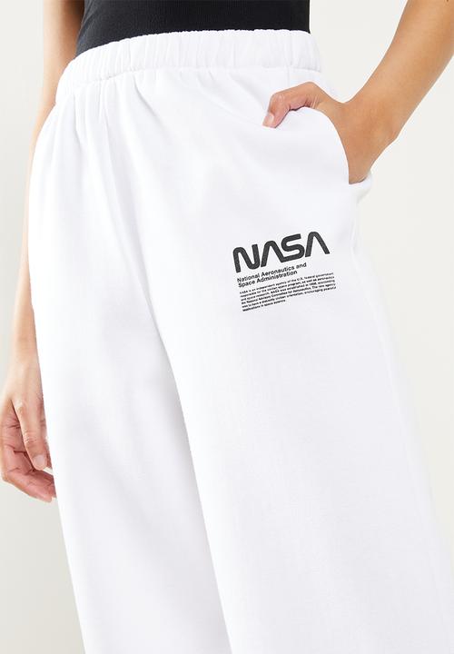 Blake - Wide leg jogger w print - white