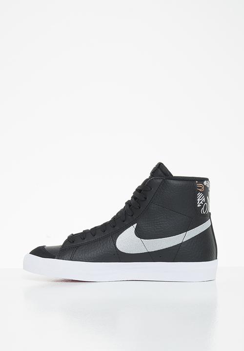 Nike - Nike blazer mid '77 se - black & cashmere-lt smoke grey-pink foam