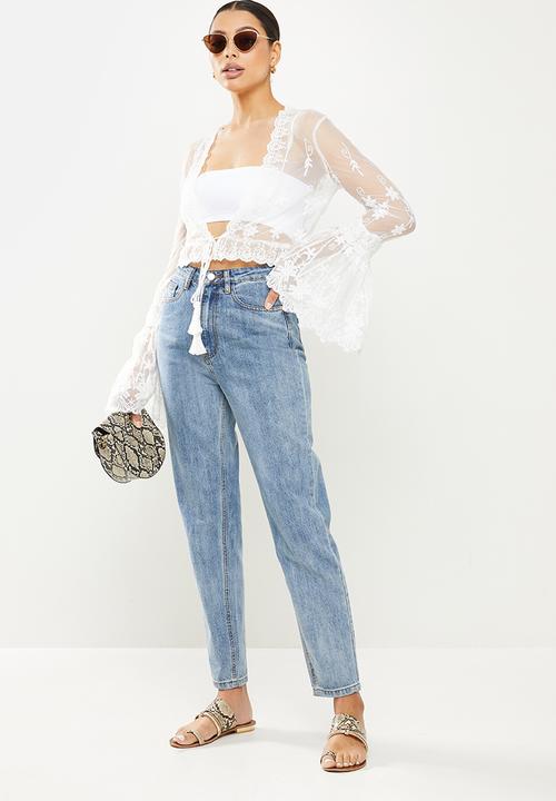 Missguided - Premium lace frill sleeve tie front beach top - white