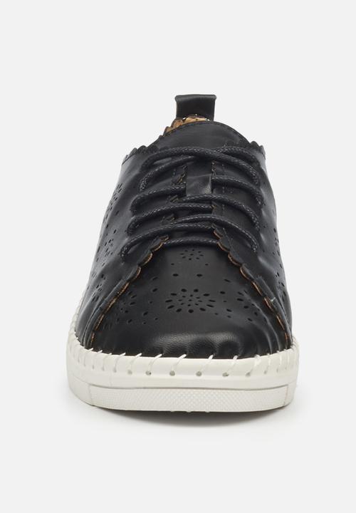 Butterfly Feet - Bean 3 derby - black