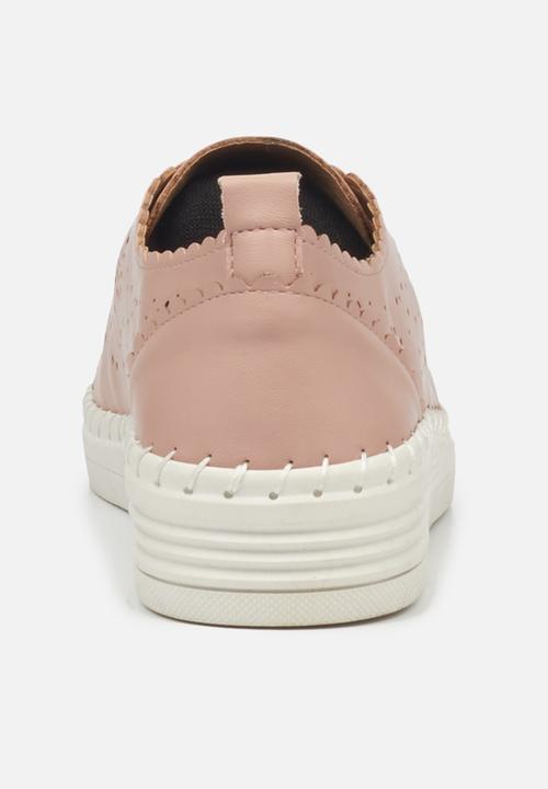 Butterfly Feet - Bean 3 derby - pink
