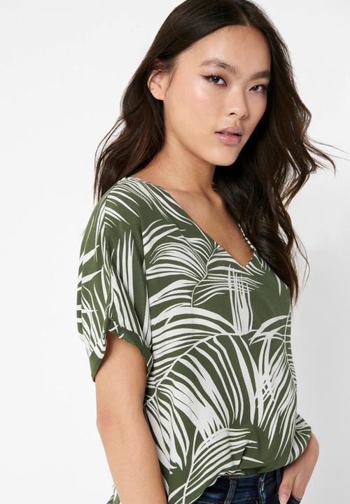 ONLY - Augustina short sleeve top - green