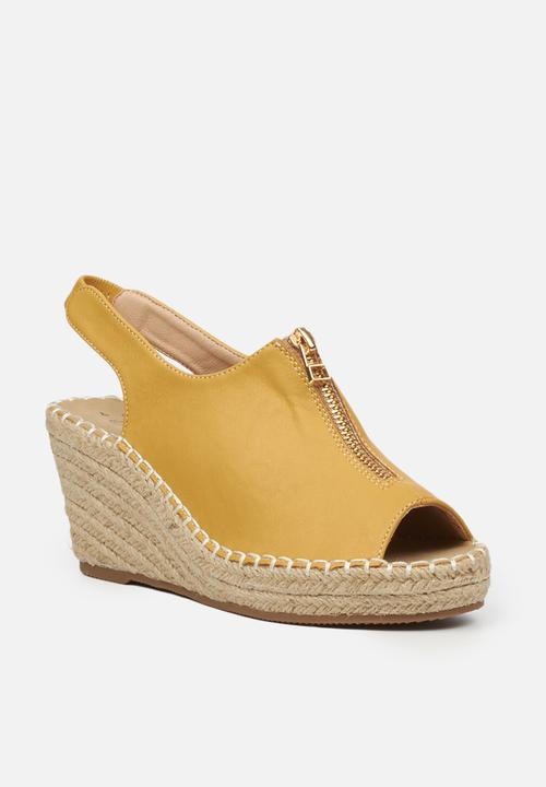 Butterfly Feet - Savy 1 espadrille wedge - mustard