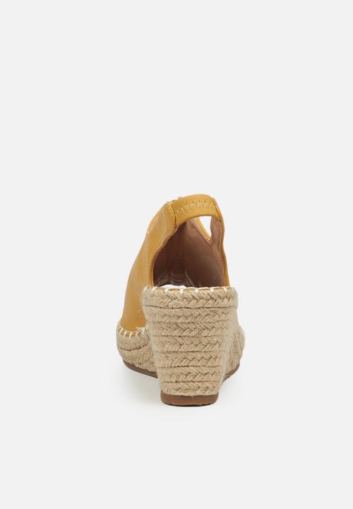 Butterfly Feet - Savy 1 espadrille wedge - mustard