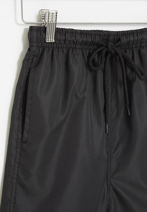 Rebel Republic - Sport shorts - black
