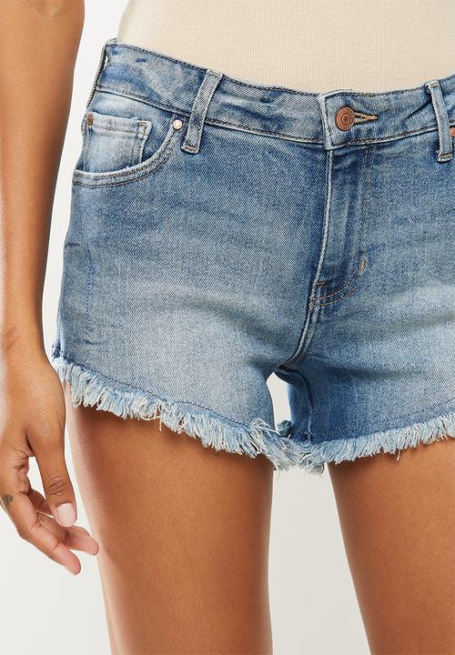 GUESS - Frayed riley cut-off short - blue