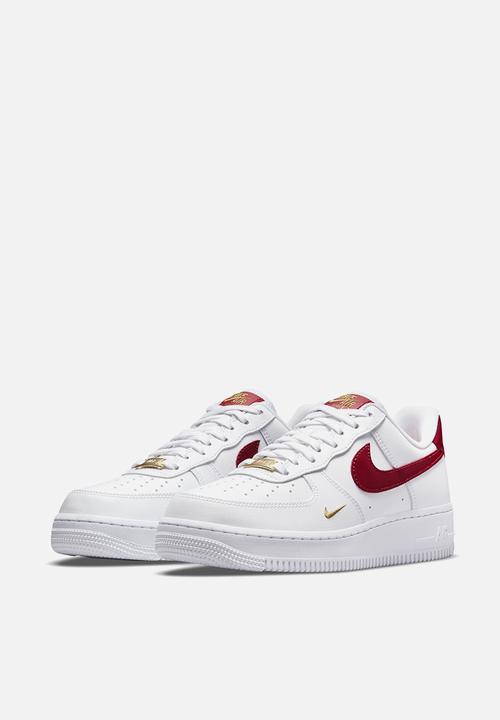 Nike - Air Force 1 '07 Essential  - white/gym red-gym red-white