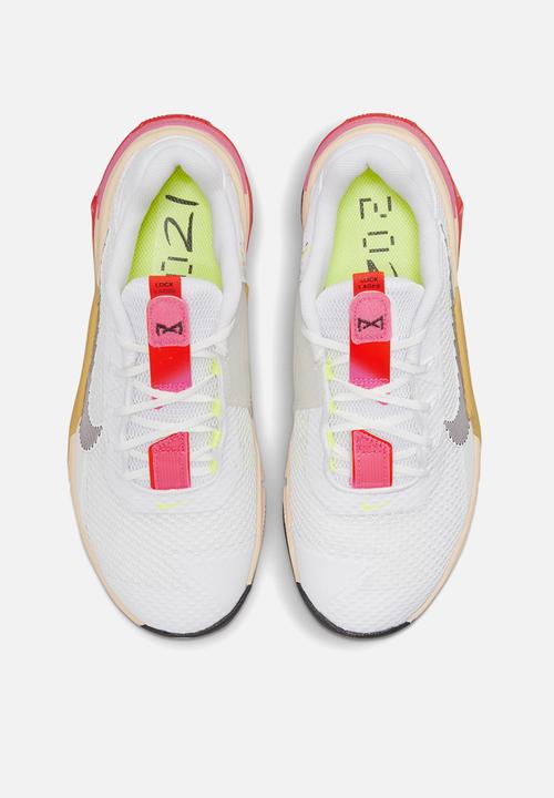 Nike - Metcon 7 X - white/black-pollen-bright crimson