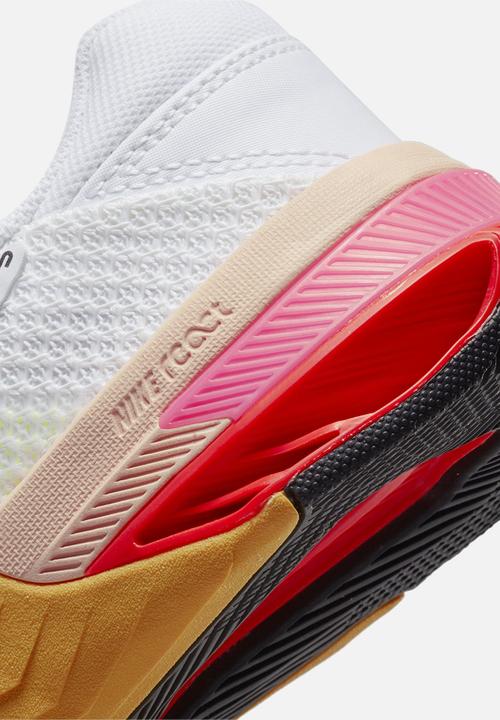 Nike - Metcon 7 X - white/black-pollen-bright crimson