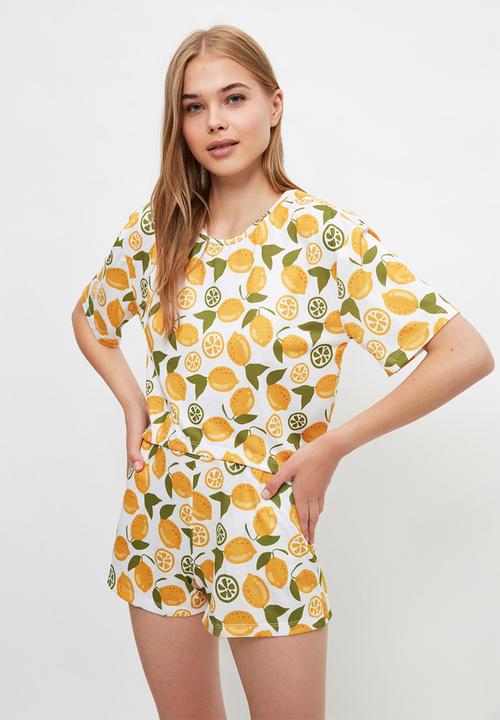 Trendyol - Patterned knitted pajamas set - multi