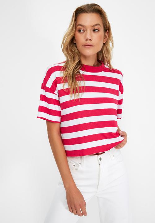 Trendyol - Striped crop knitted t-shirt  - fuchsia