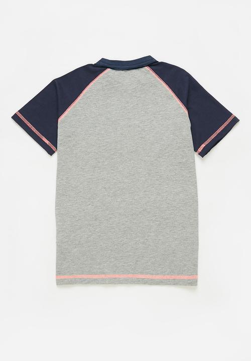 GUESS - Short sleeve raglan T-shirt - grey