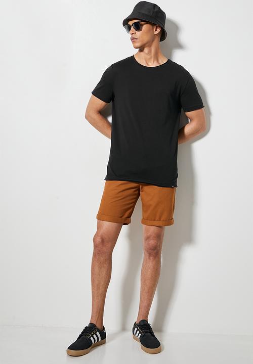 Superbalist - Tomas raw edge scoop neck tee - black