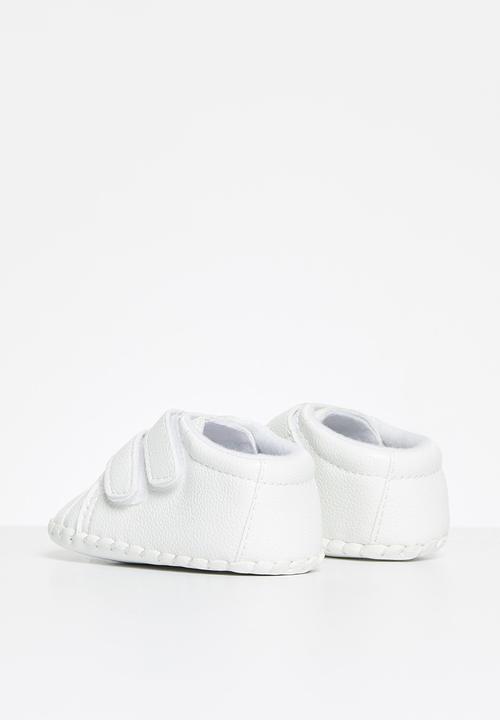 Pop Candy - Boys velcro strap slip on - white
