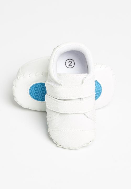 Pop Candy - Boys velcro strap slip on - white