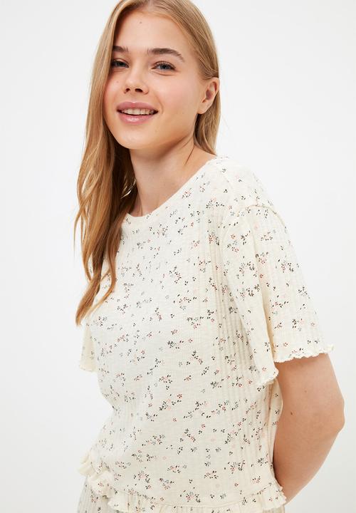 Trendyol - Floral patterned knitted pajamas set - ecru
