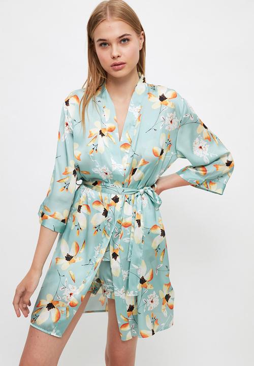 Trendyol - Floral patterned satin dressing gown - mint