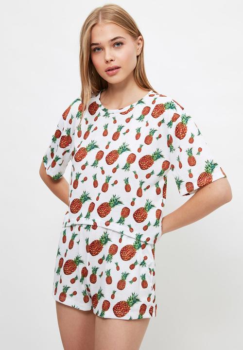 Trendyol - Patterned knitted pajamas set  - white