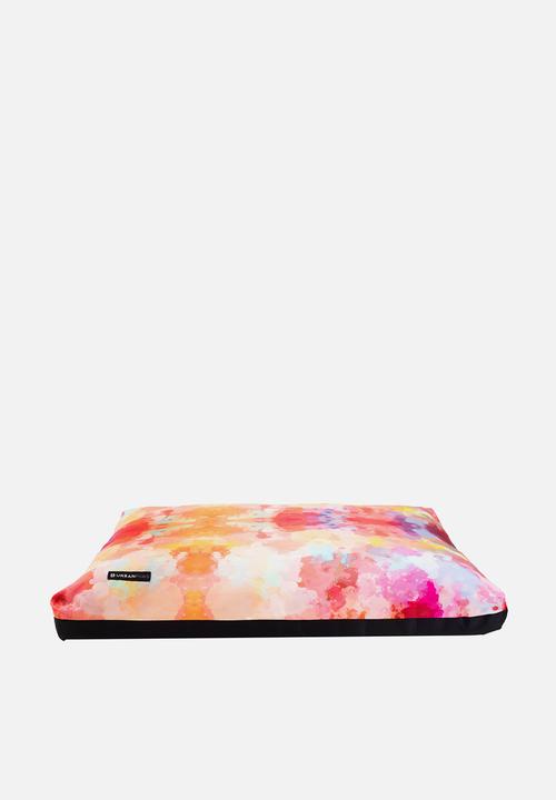 Urbanpaws - Bella futon pet bed - multi